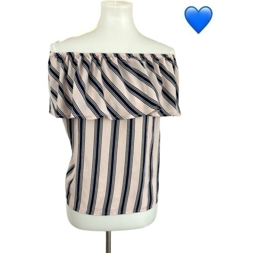 Love J off the shoulder sleeveless top